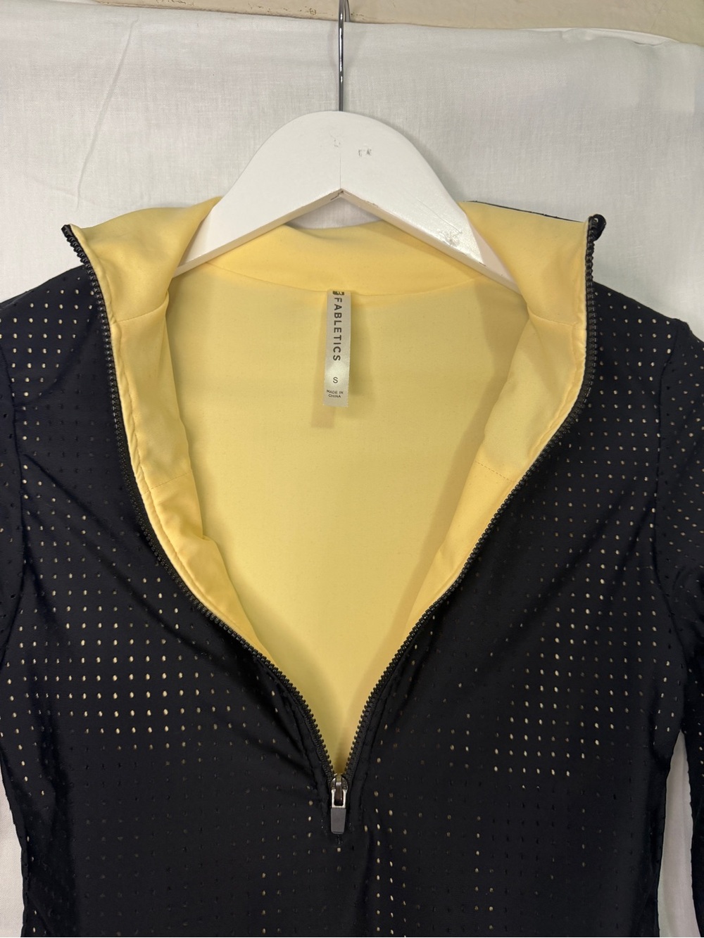 Valentina Rashguard one-piece Fabletics - Picture 3 of 7